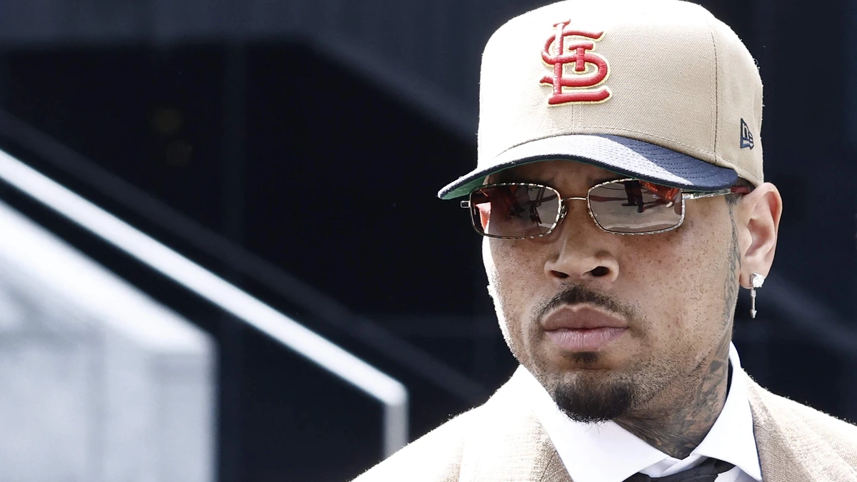 Chris Brown bekent schuld in mishandelingszaak Britse nachtclub