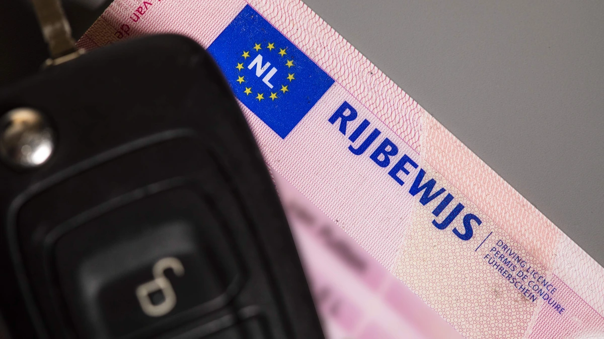 Man (21) raakt rijbewijs na zes uur wéér kwijt door alcohol en drugs