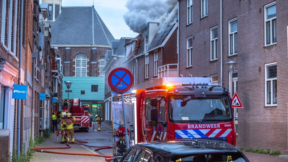 Grote uitslaande brand in flat Oude Koemarkt Sneek