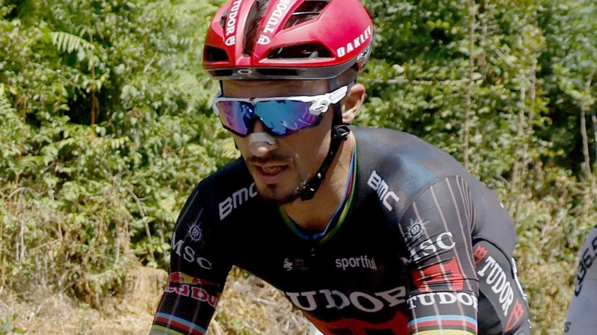 Ex-wereldkampioen en Franse held Julian Alaphilippe is klaar met de Tour: ’Ik haal er geen plezier meer uit’