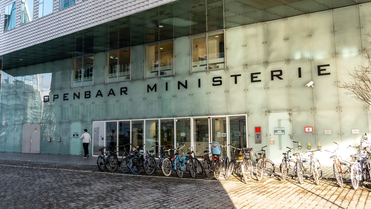 OM eist vijf jaar cel en tbs voor verkrachting 7-jarig meisje in Zuiderpark Rotterdam