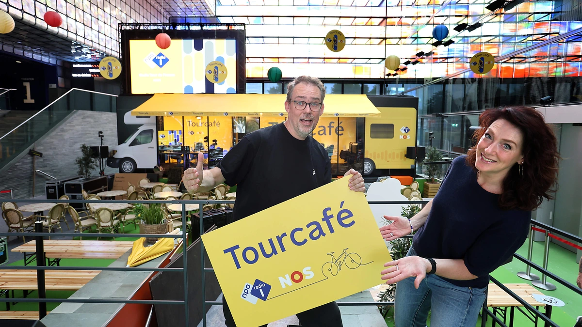 Wielerliefhebbers kunnen hun hart ophalen in het Tourcafé: ’Ik droom al nachtenlang over wielrenners’