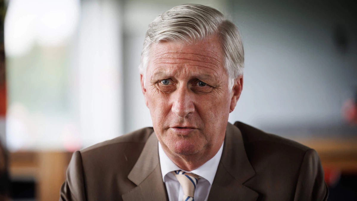 Koning Filip moedigt Rode Duivels aan: ’Morgen moeten jullie winnen!’