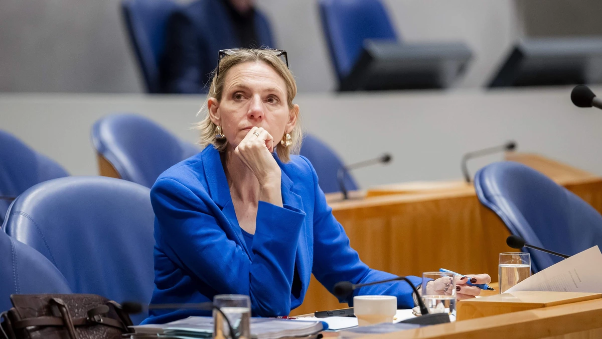 Sterk schrapt oude zorgbezuinigingen, maar sluit nieuwe maatregelen en tariefingrepen niet uit