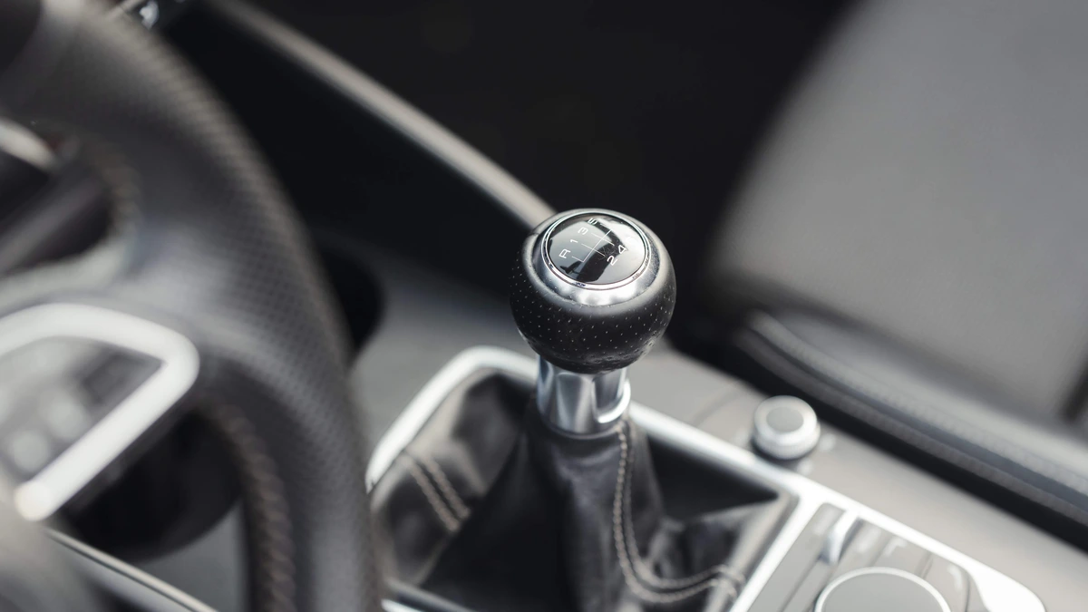 Half Nederland rijdt nu in een automaat, maar is het ook echt beter dan zelf schakelen?