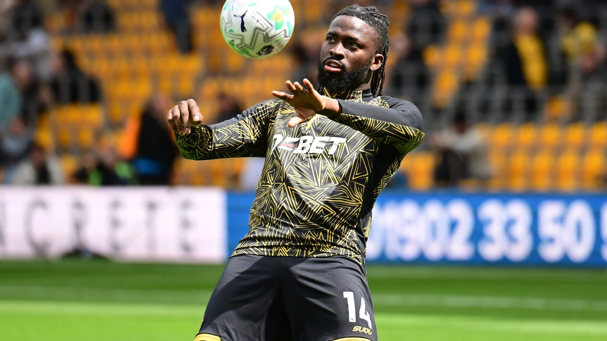 Verbannen Wolverhampton-spits weigert veld te verlaten: training gecanceld en bewaking ingeschakeld