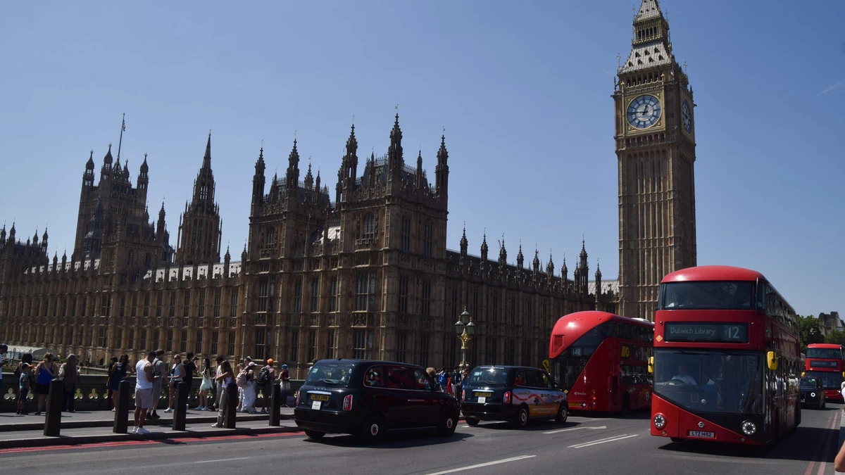 Burnham verlaagt maximumprijs voor buskaartjes in Engeland