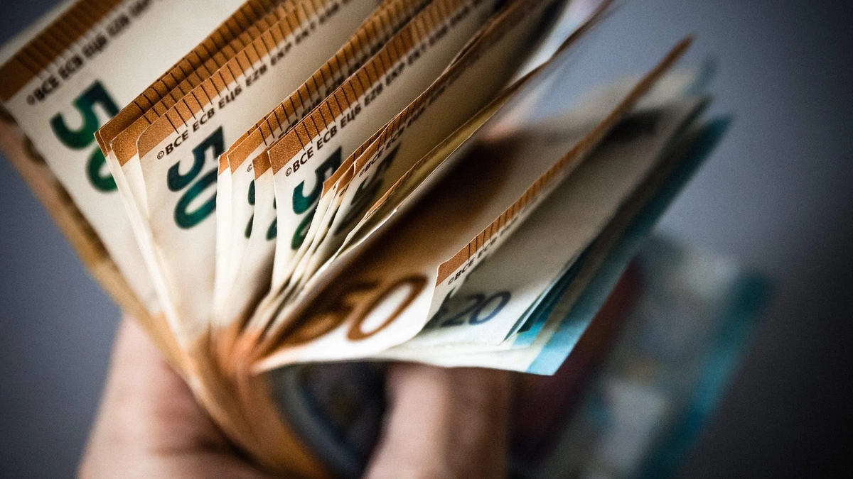 ASML paait personeel met 20.000 euro aan aandelen: riante bonus heeft fiscaal addertje onder het gras