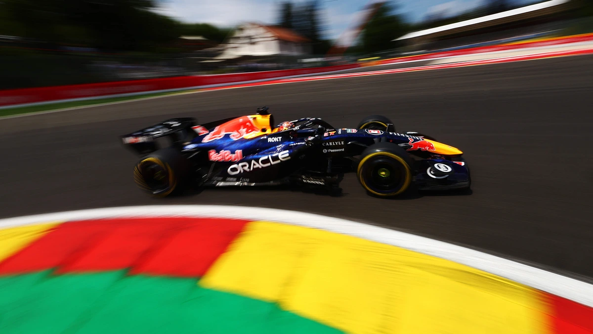 Red Bull verrast voorlopig: snelste tijd Max Verstappen tijdens eerste training op Spa-Francorchamps