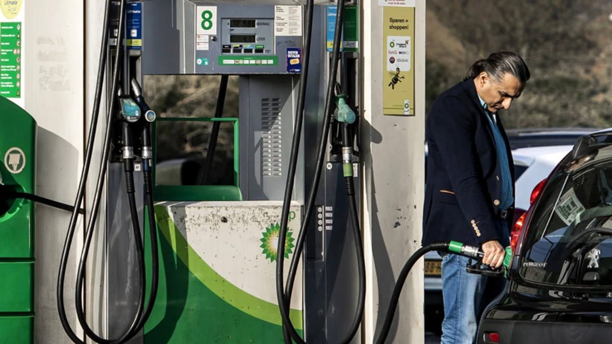 Benzineprijs richting recordhoogte: 'We zijn terug bij af'