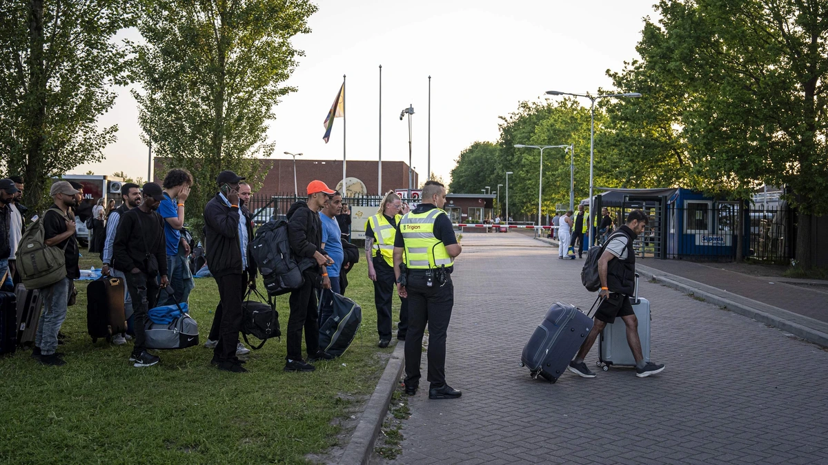Opstootjes voor opvang Ter Apel op eerste avond zonder Rode Kruis