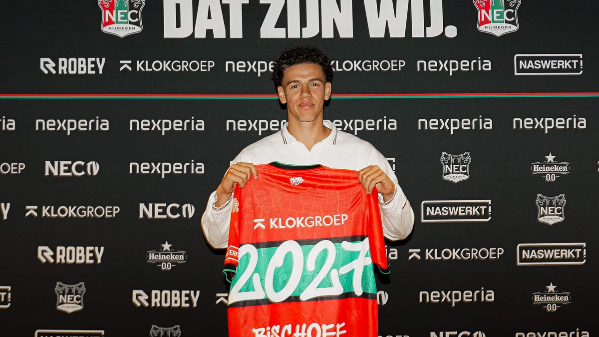 LIVE Transfers | Van Asten (19) verruilt Ajax Vrouwen voor Barcelona, NEC huurt Deens jeugdinternational, Messi krijg Casemiro als ploeggenoot