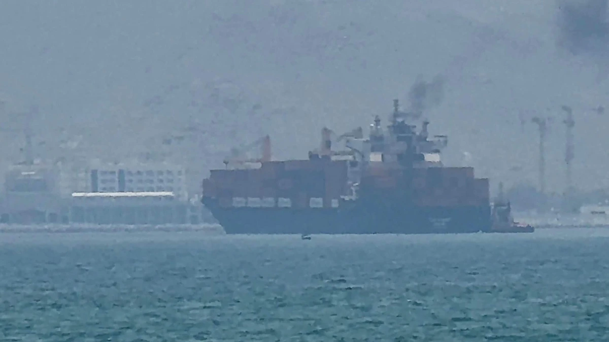 LIVE | Tanker van Nederlandse rederij onder vuur genomen bij Oman: brand in de machinekamer