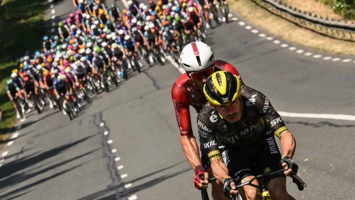 LIVE Tour de France | Rare ontwikkeling: Huub Artz lost uit kopgroep na gesprek met wedstrijdleiding