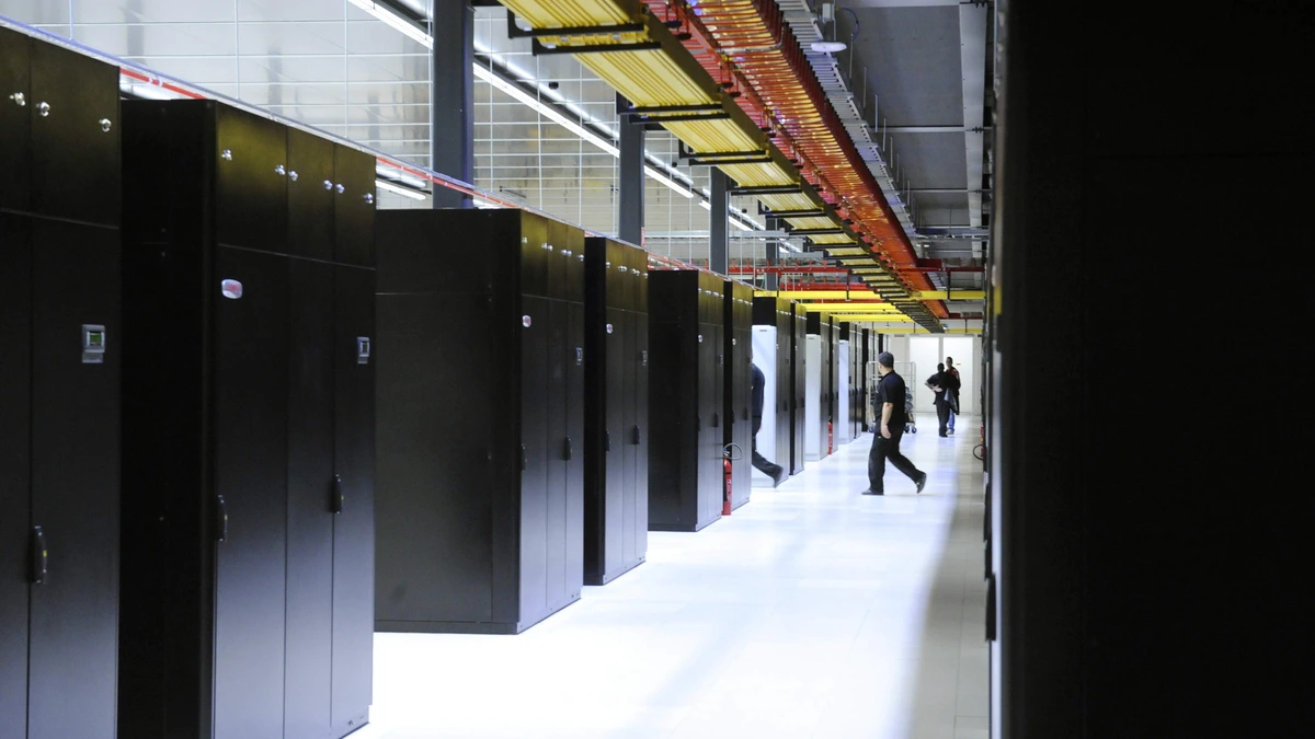 Cyberraad wil meer spreiding van internetknooppunten en datacenters in Nederland