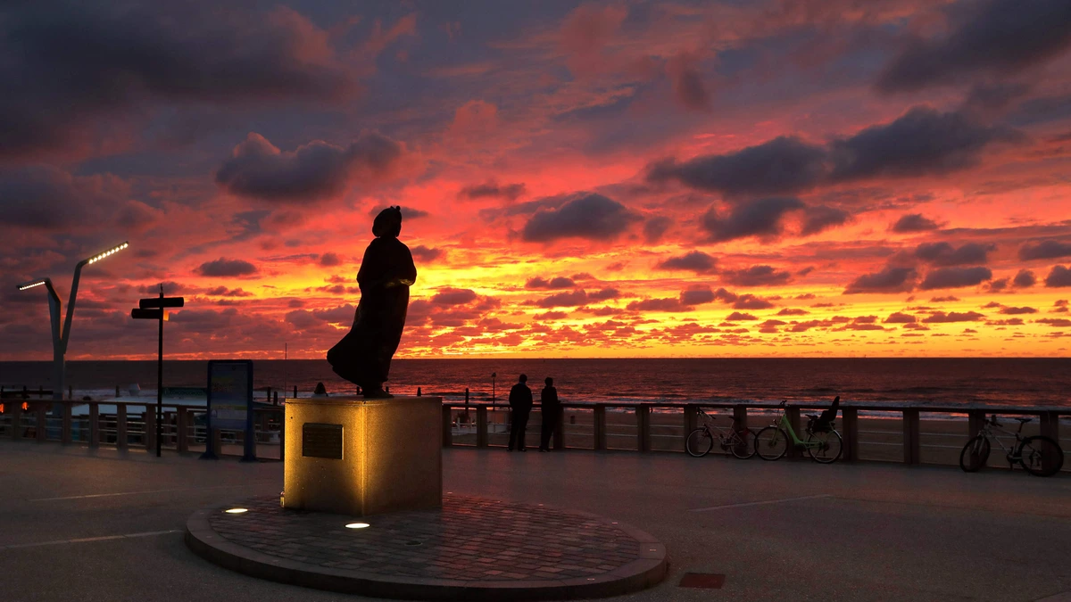 Nederlandse stranden een van de mooiste in Europa tijdens zonsondergang: ’Scheveningen is dan echt prachtig’