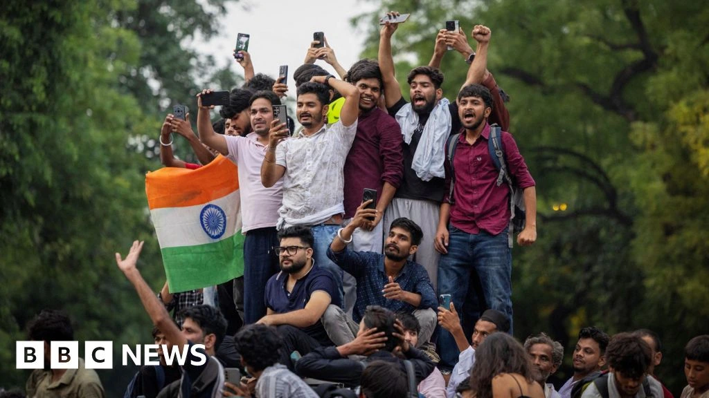 India's 'cockroach' protest called off after education minister quits
