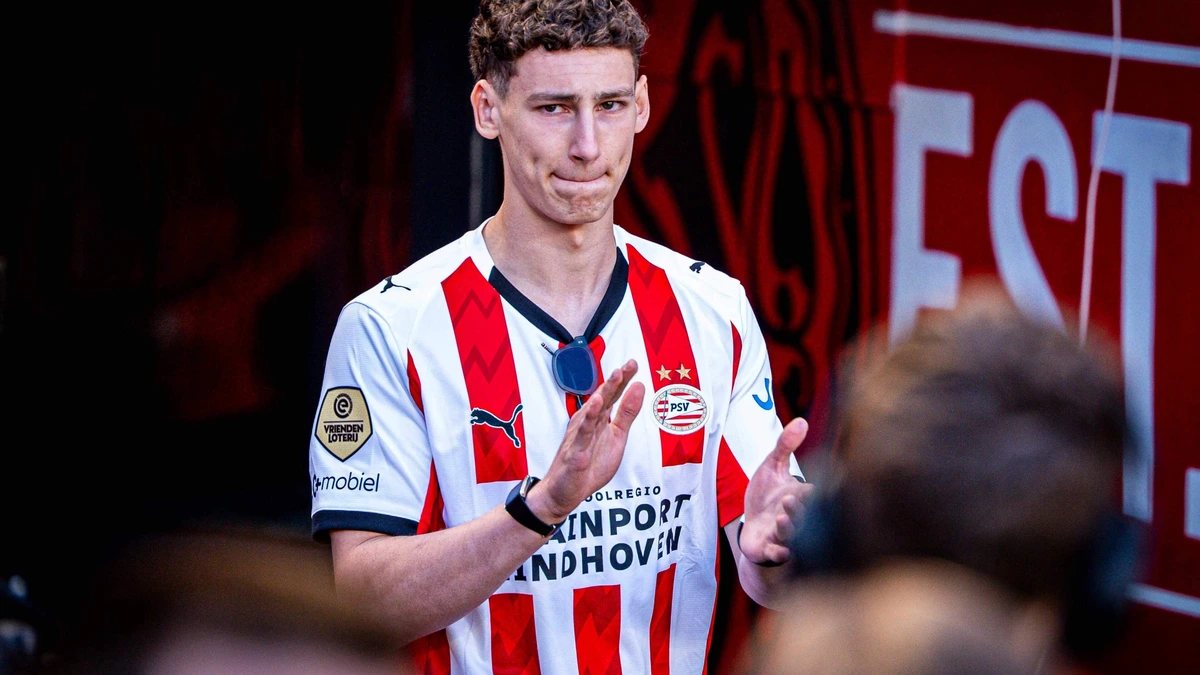 Ruben van Bommel maakt voor PSV rentree in wedstrijdverband na kruisbandblessure