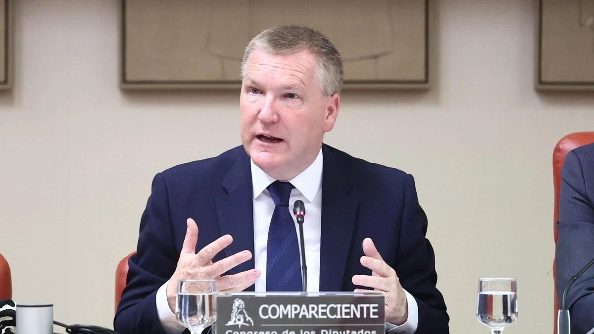 Bruselas advierte de que velará para que no haya discriminación con la “prioridad nacional” en los Gobiernos de PP y Vox