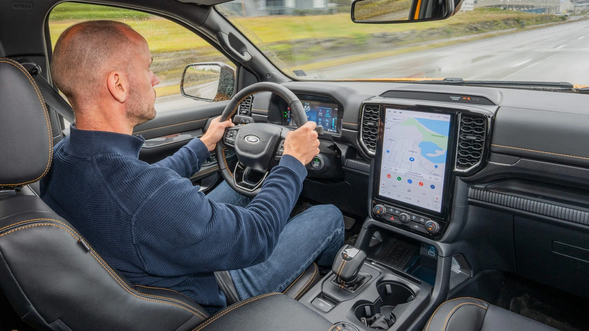 EU wil vanaf 2030 jouw auto automatisch kunnen afremmen: dit moet zorgen voor paniek in Den Haag