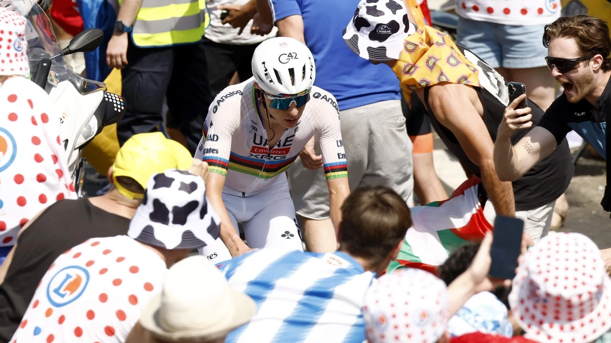 Uitslag en standen Tour de France: Tadej Pogacar heerst en pakt naast geel ook bolletjestrui