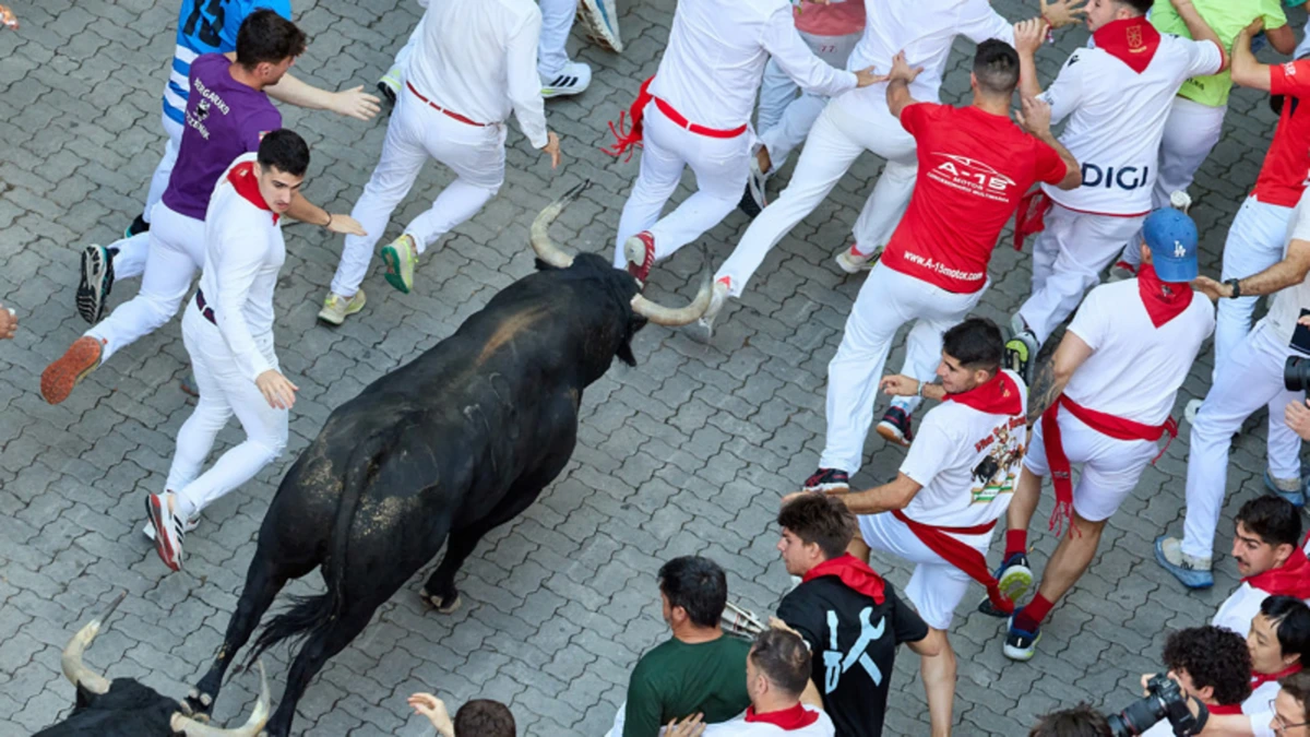 Chaos en gewonden bij beruchte stierenrennen in Pamplona