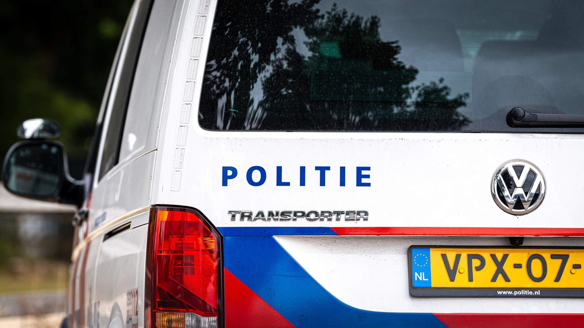 Auto statushouders Geesteren in brand, woning eerder doelwit van vernielingen