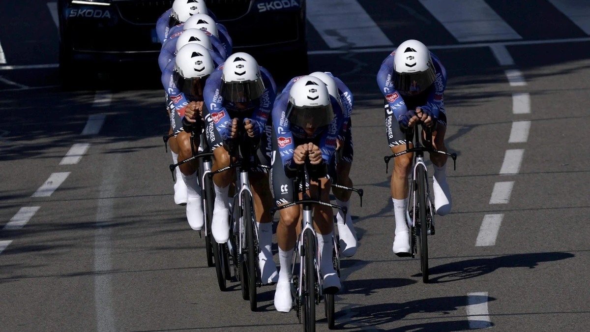 LIVE Tour de France | Mathieu van der Poel verliest virtueel geel aan sensationeel snel Ineos met Filippo Ganna