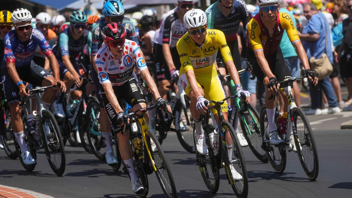 LIVE Tour de France | Peloton jaagt op eenzame vluchter, wanneer valt Pogacar aan?