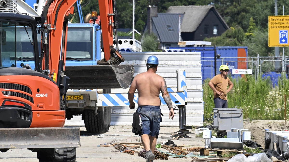 Arbeidsmarkt blijft rupsje-nooit-genoeg: werkloosheid daalt, krapte loopt weer op