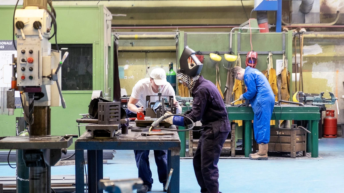 Technieksector slaat alarm om mbo-plannen kabinet: ’Opleidingen dreigen te verdwijnen’