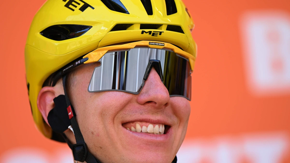Tadej Pogacar had last van extreme hitte in Tour de France en is niet rouwig om verlies gele trui: ’Vreselijke hoofdpijn’