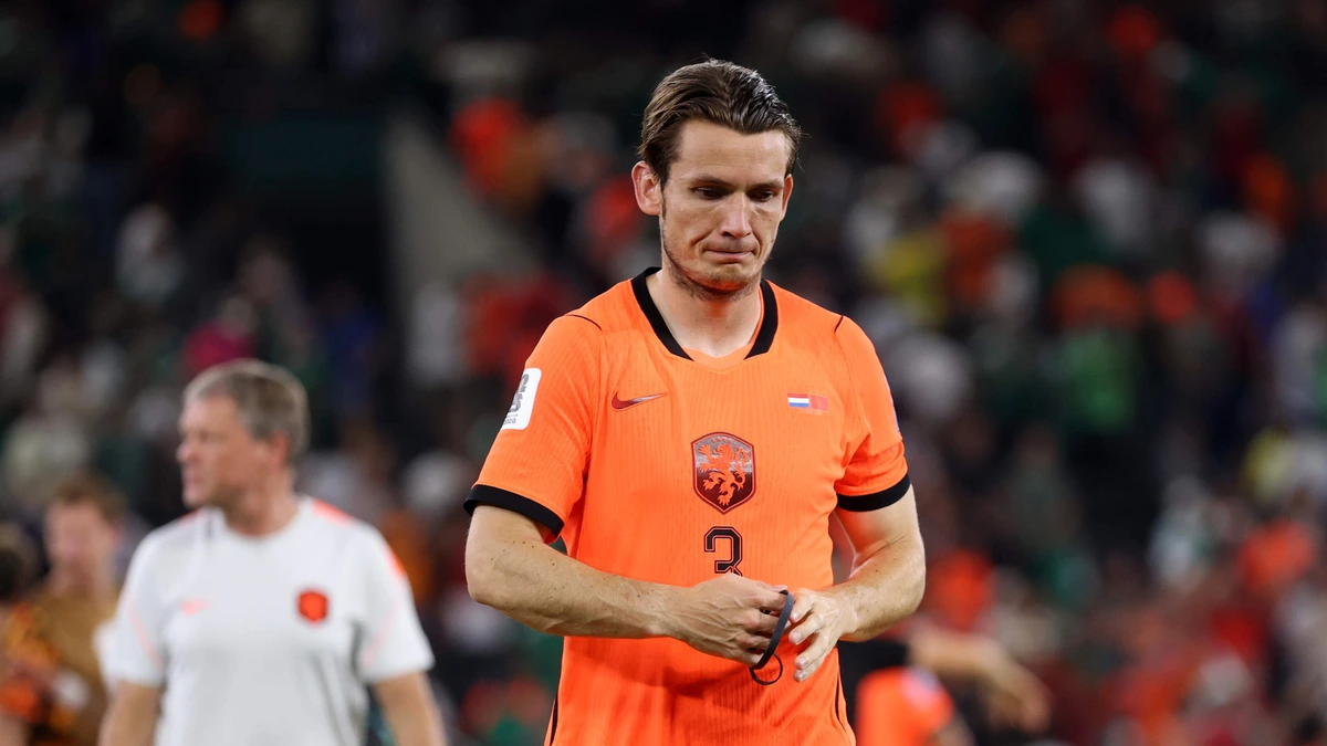 Marten de Roon treurt na WK-deceptie en haalt uit naar ’racistische keuzen’