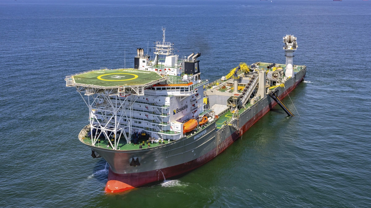Boskalis doopt grootste schip ooit: bakbeest ’Windpiper’ beschermt datakabels tegen sabotage