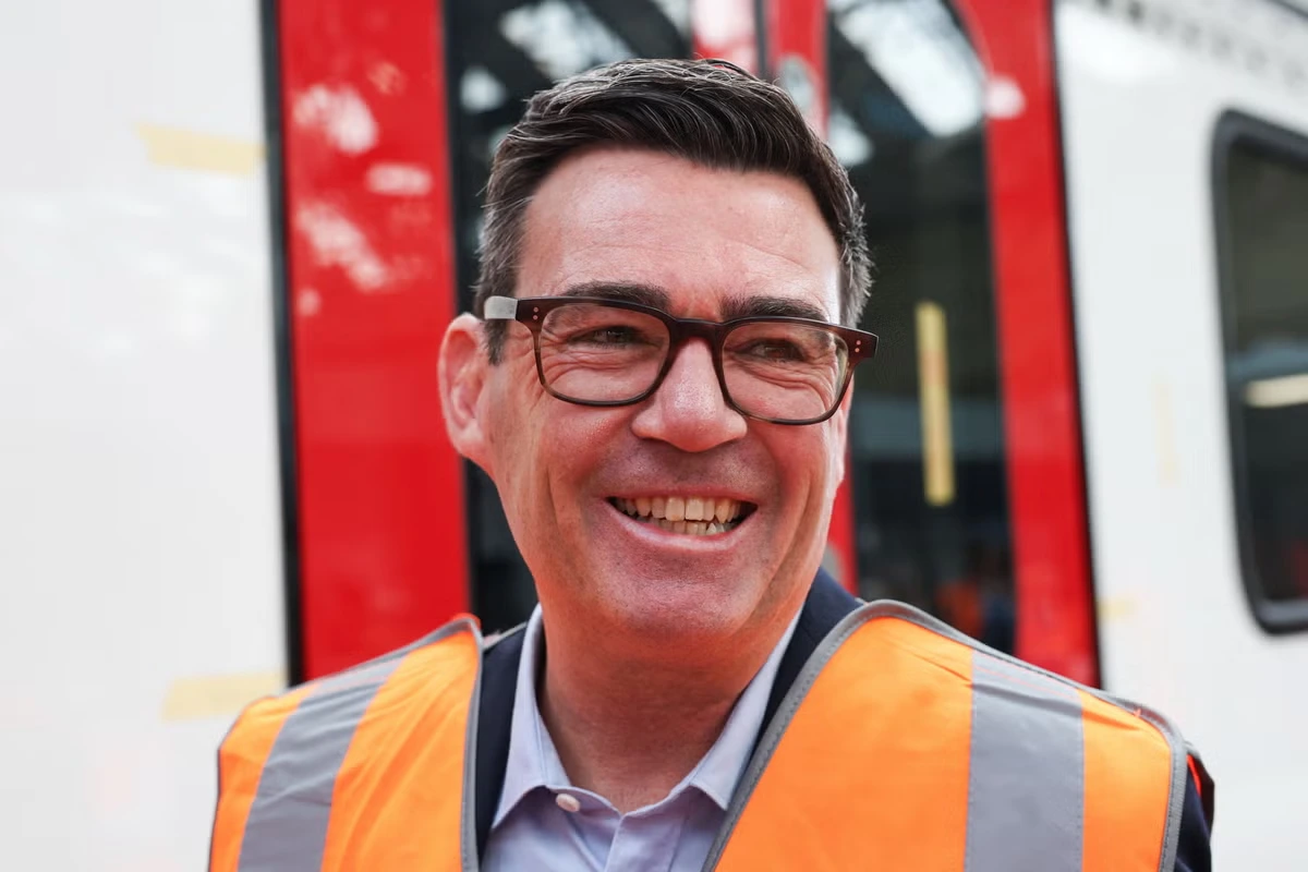 ‘Burnham bounce’ takes Labour top of polls as party set for landslide victory in Manchester
