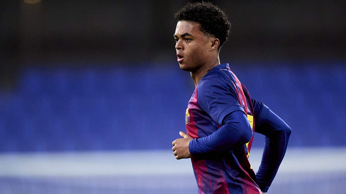 Shane Kluivert debuteert met assist voor eerste elftal FC Barcelona, 22 jaar na vertrek vader Patrick