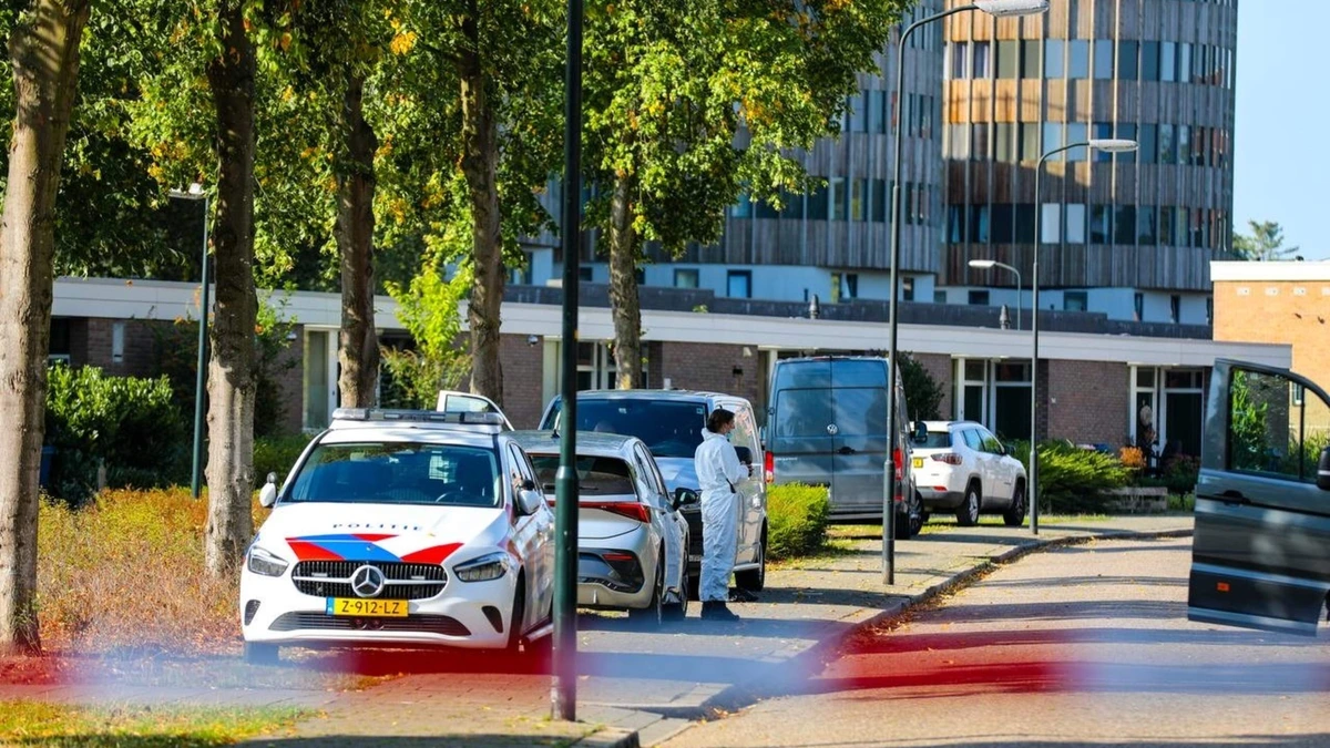 Meerdere woningen in Apeldoorn midden in de nacht ontruimd na ontdekking mogelijk drugslab