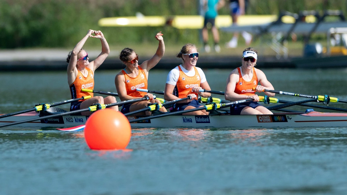 WK roeien: Nederlandse vrouwen verdedigen titel met succes en grijpen goud in dubbelvier