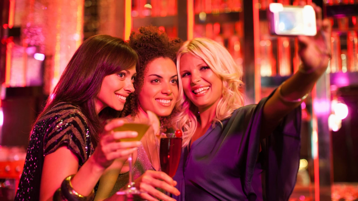 Dure drank van soms wel honderden euro’s in de lift: ’Een luxe drankje is ook content voor de socials’