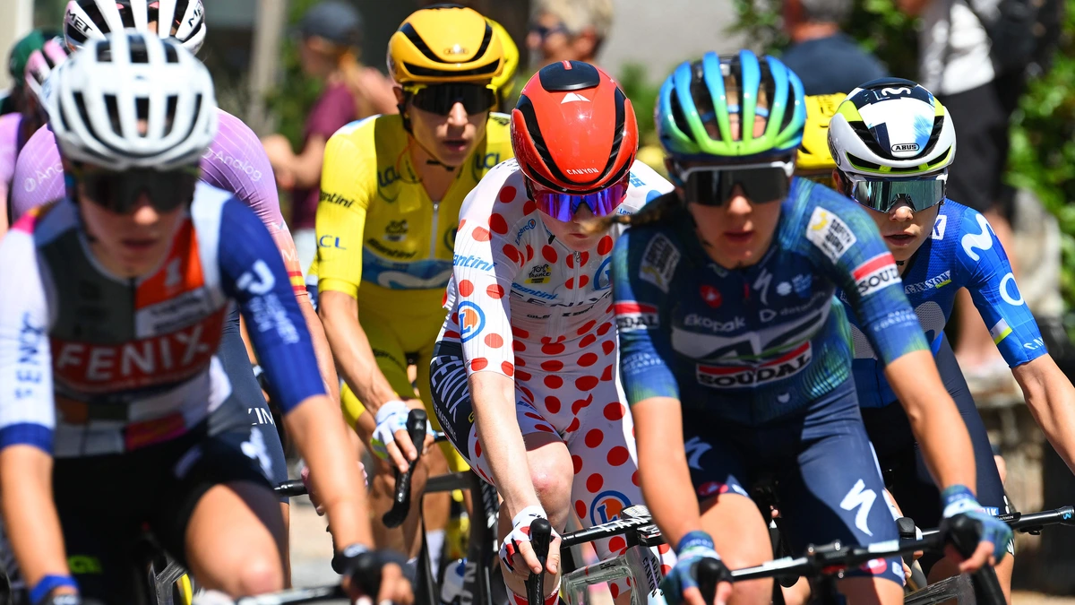 LIVE Tour de France Femmes | Kopgroepje van zes rensters met Puck Pieterse vooruit