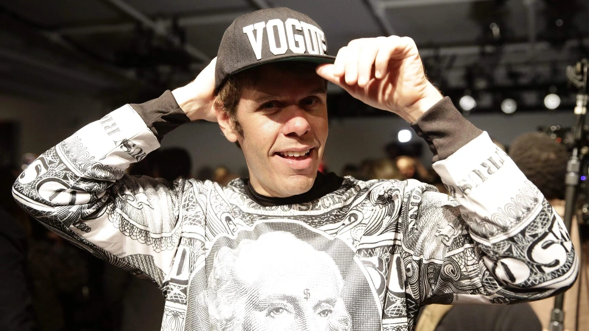 Naasten Perez Hilton (48) bevestigen dat roddelblogger medische hulp krijgt na mentale crisis