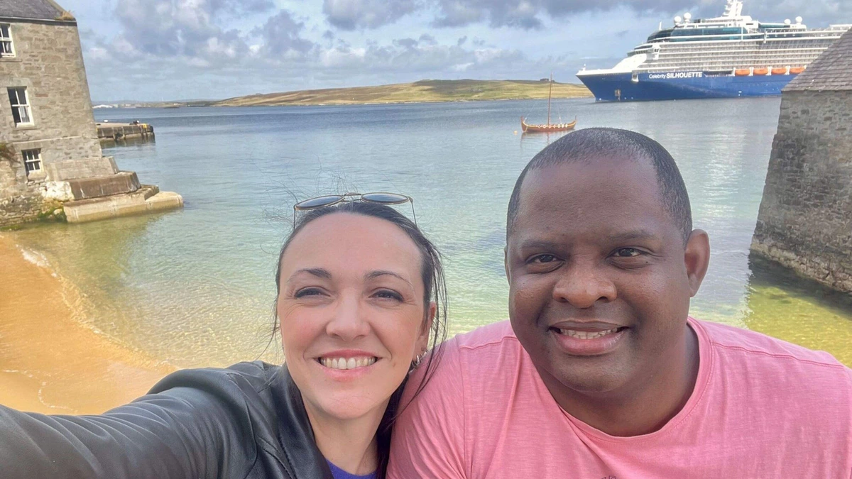 Milana (41) voedt haar dochters drietalig op: ’Ik wil echt dat ze later zeggen: ik ben half Nederlands en half Mauritiaans’