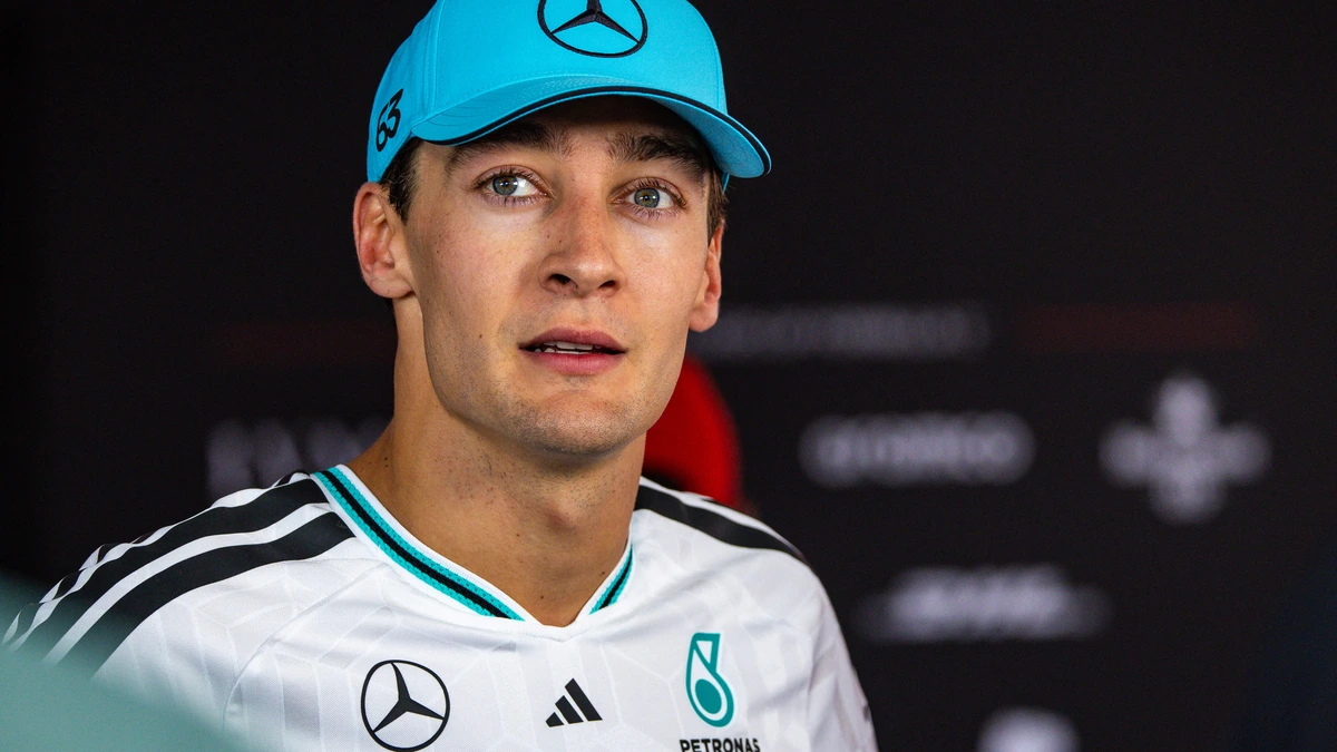 F1-coureur George Russell vraagt vriendin ten huwelijk