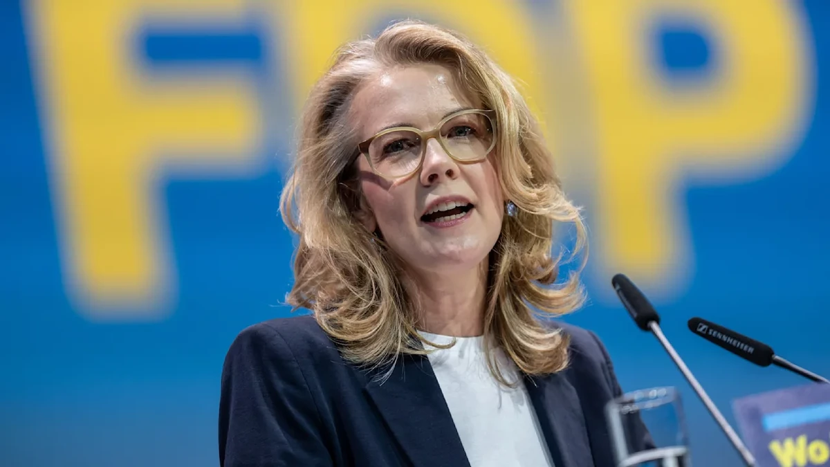 FDP-Vizechefin Linda Teuteberg: „Die Ostidentität wurde nachträglich erfunden“