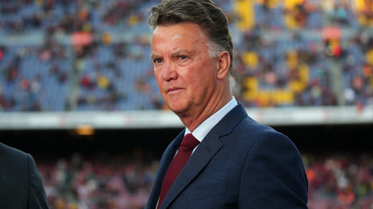Louis van Gaal stuurt Xavi een persoonlijke boodschap: ’Ik heb een goed gevoel bij jou’