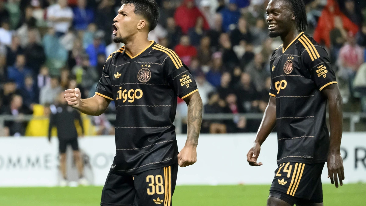 Eerste goals Ajax-aanwinsten Marcos Leonardo en Tolu maken hoop los: ’De viering kan ik niet uitleggen’