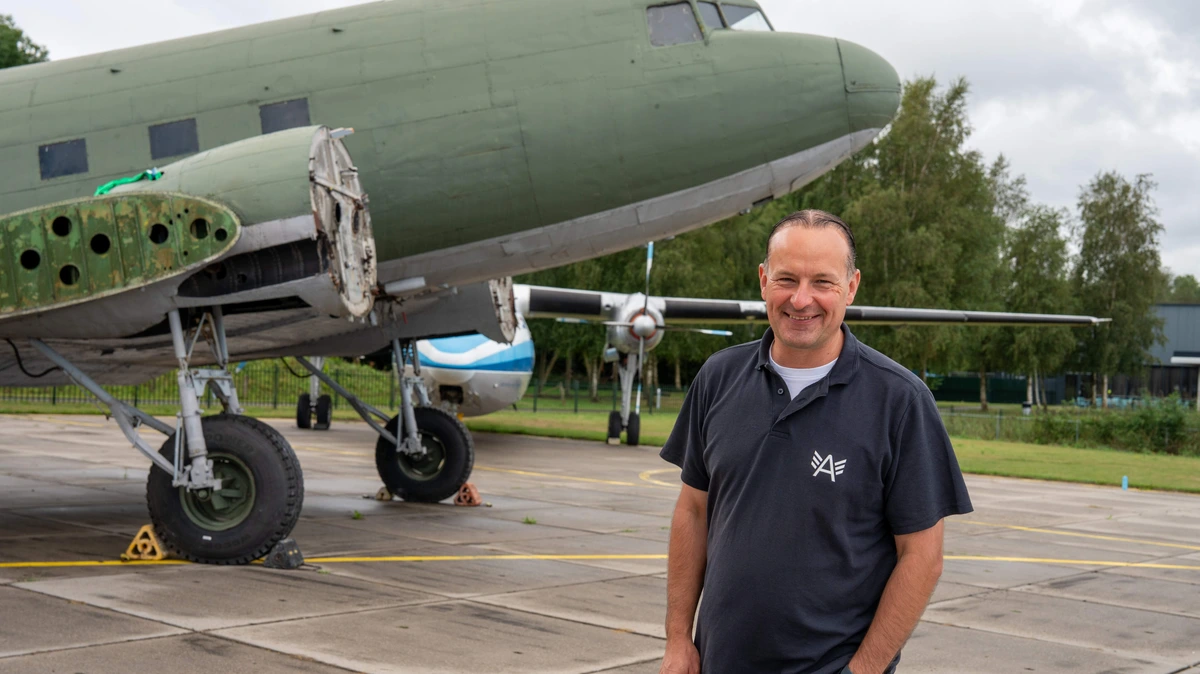 Emoties in Aviodrome bij terugkeer Dakota van Soldaat van Oranje