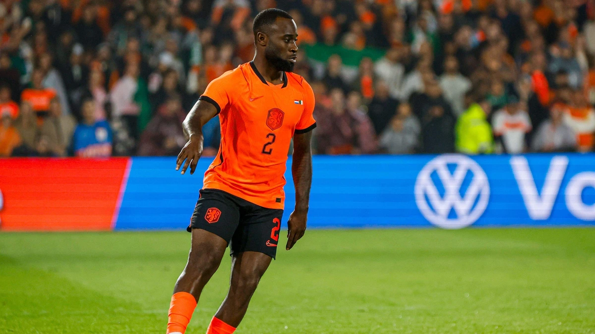 Lutsharel Geertruida doorloopt medische keuring, waardoor PSV huurdeal kan afronden