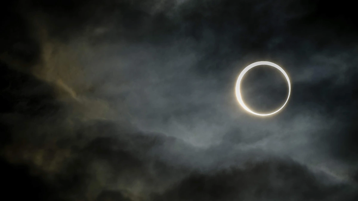 Complete zonsverduistering in IJsland levert naast feest ook zorgen op: ’Als dat gebeurt, zou dat rampzalig zijn’