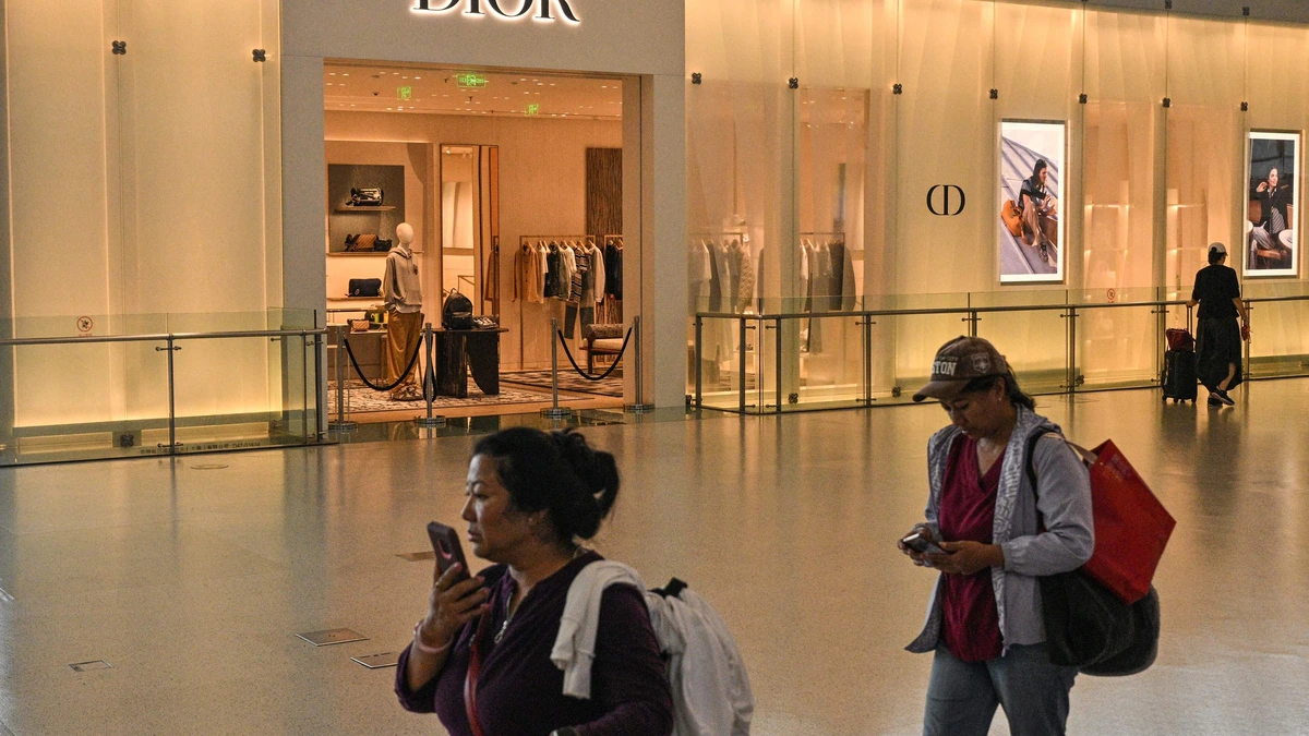 Rijke Chinezen mijden luxe na strengere belastingregels, Gucci en Dior voelen de pijn